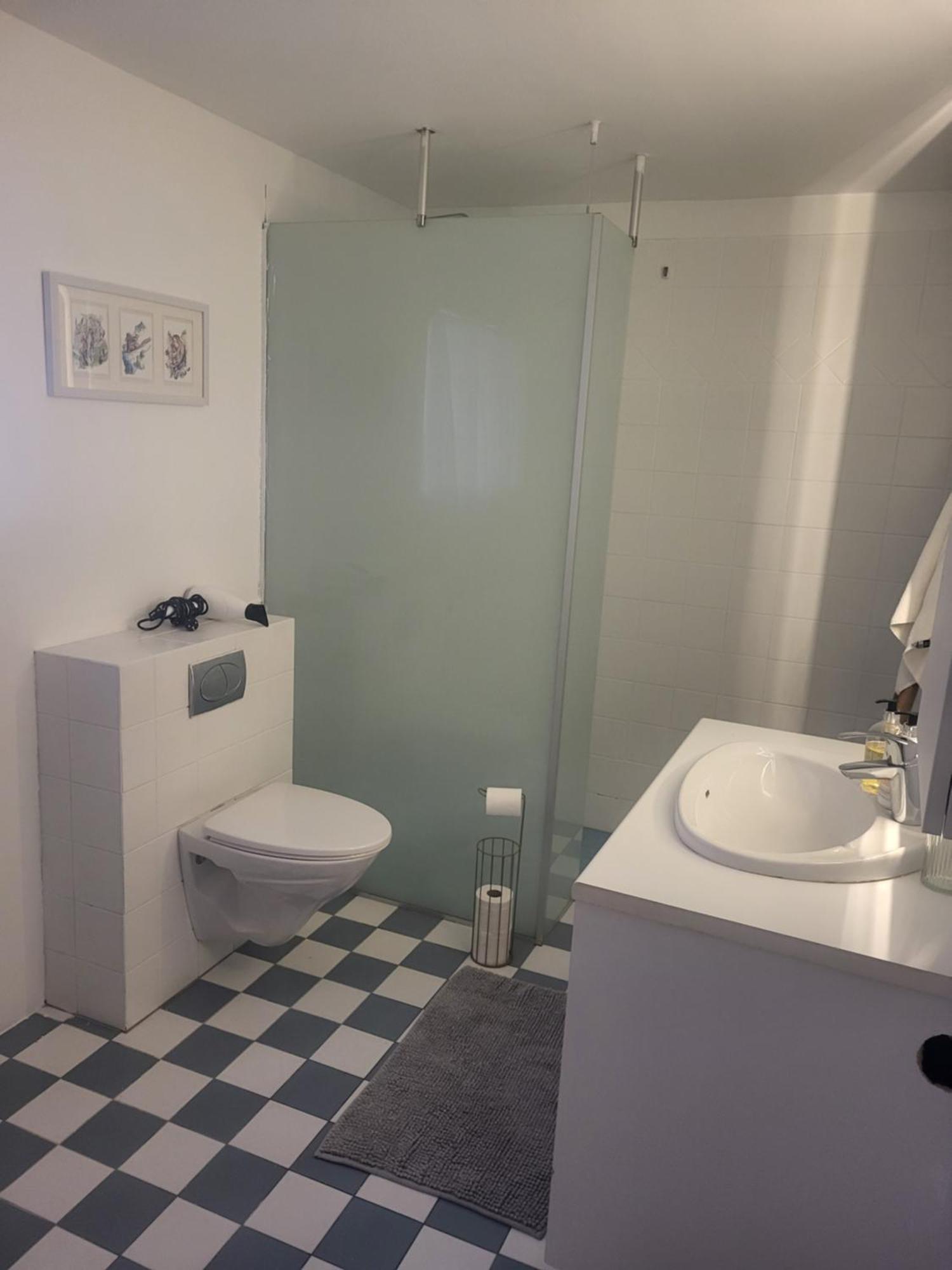 Grindavik Guesthouse Self Check In & Out Екстериор снимка