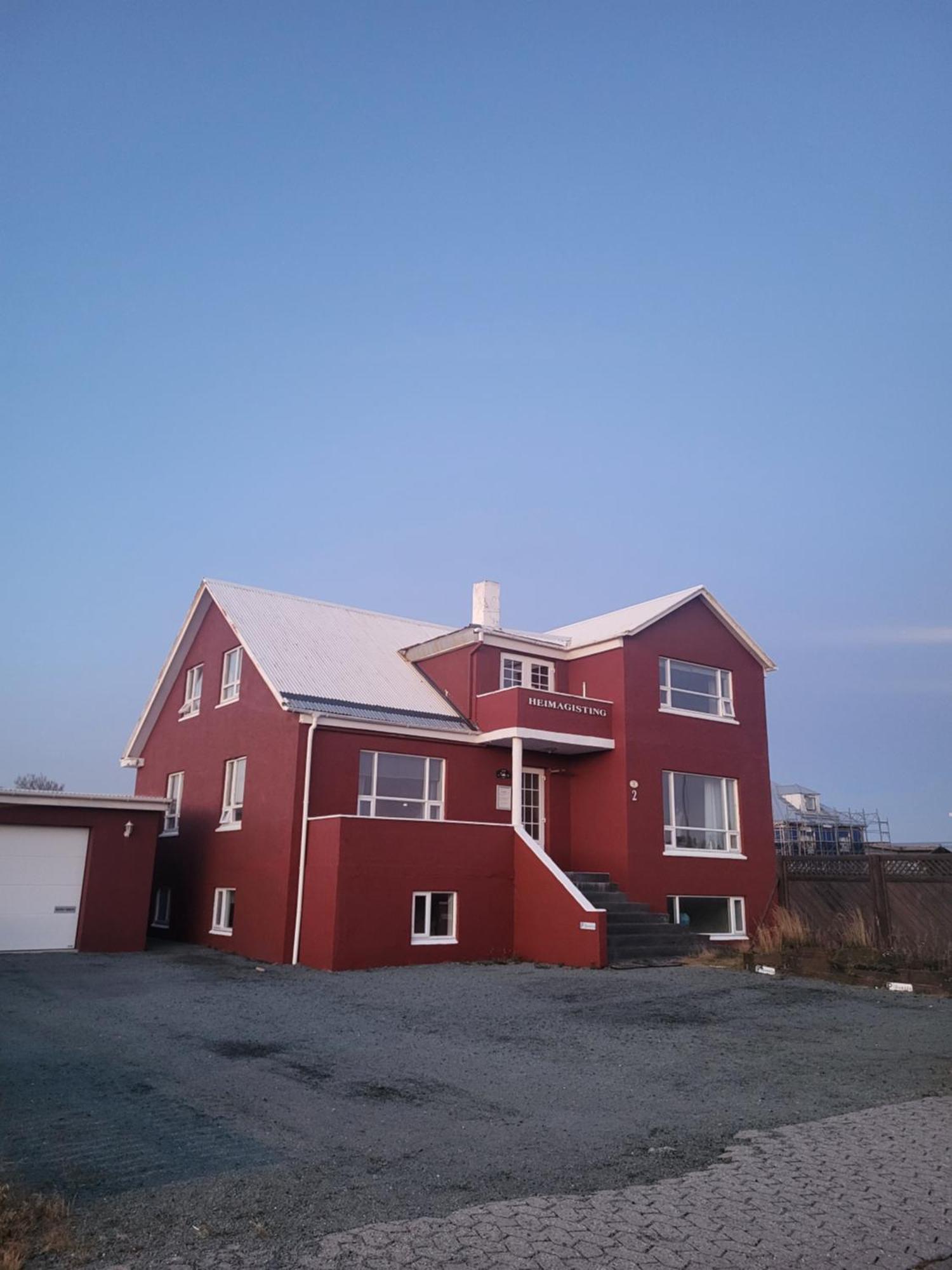 Grindavik Guesthouse Self Check In & Out Екстериор снимка